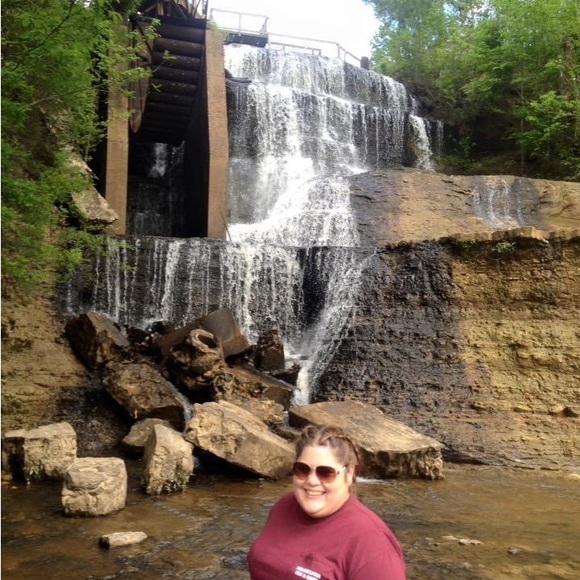 Meet your Posher, Stephanie - Picture 6 of 7